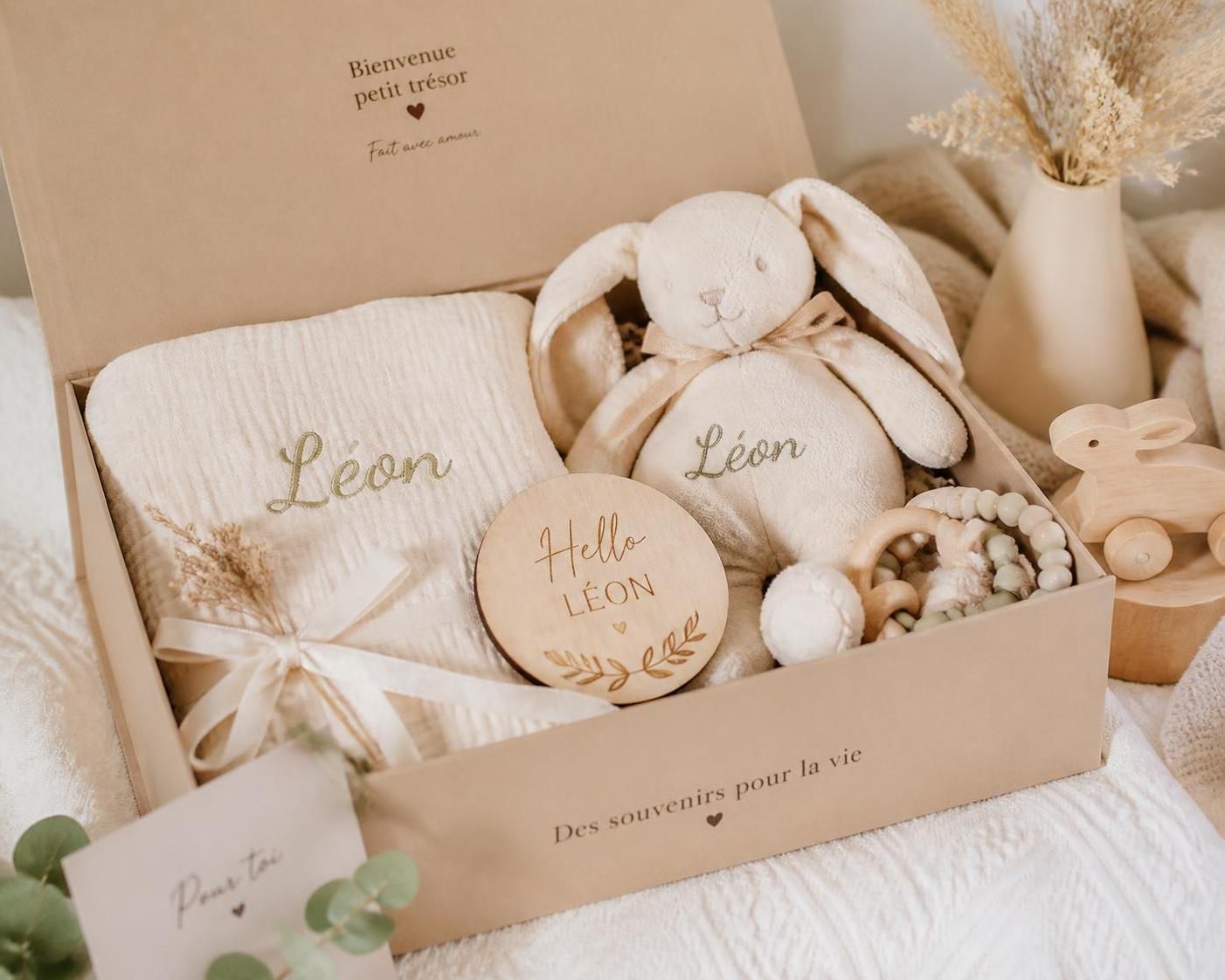 descubra como escolher um presente personalizado para bebê, um presente único e carinhoso que marcará as mentes e encantará os pais.